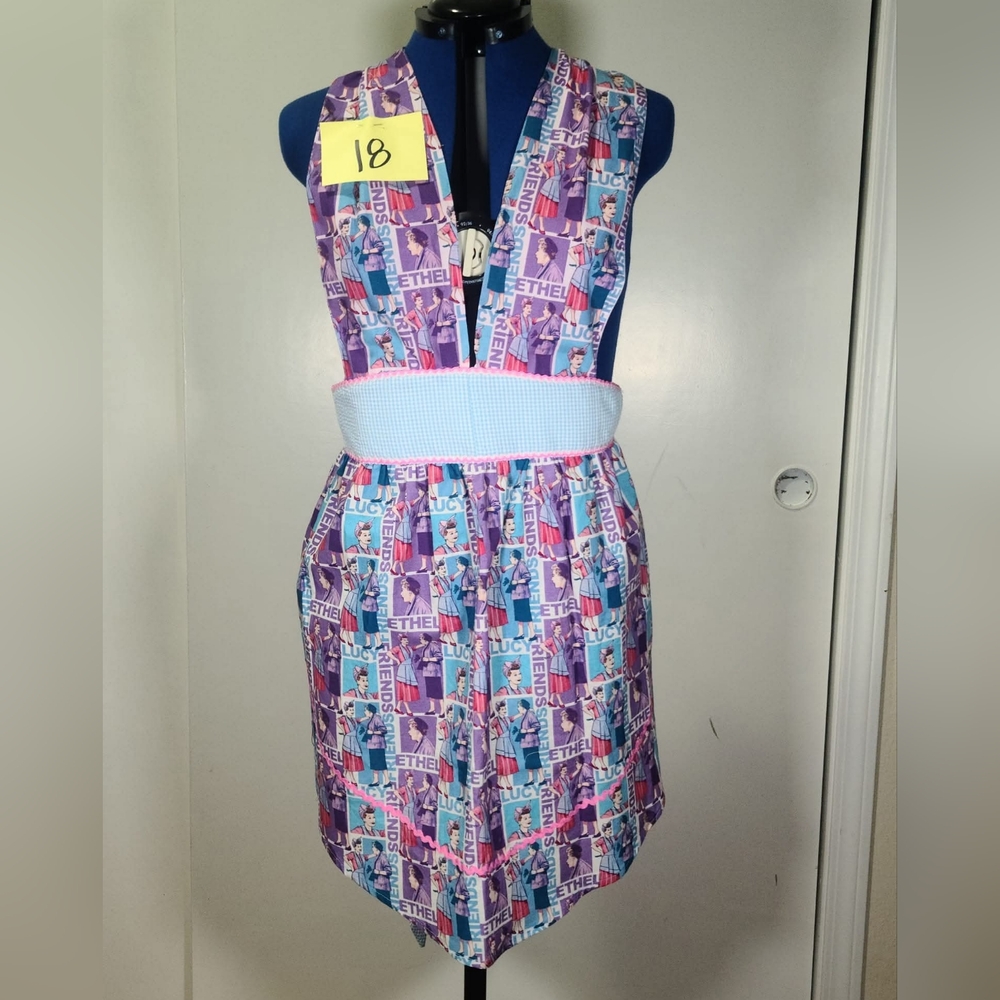 Aprons - Picture 3 of 9